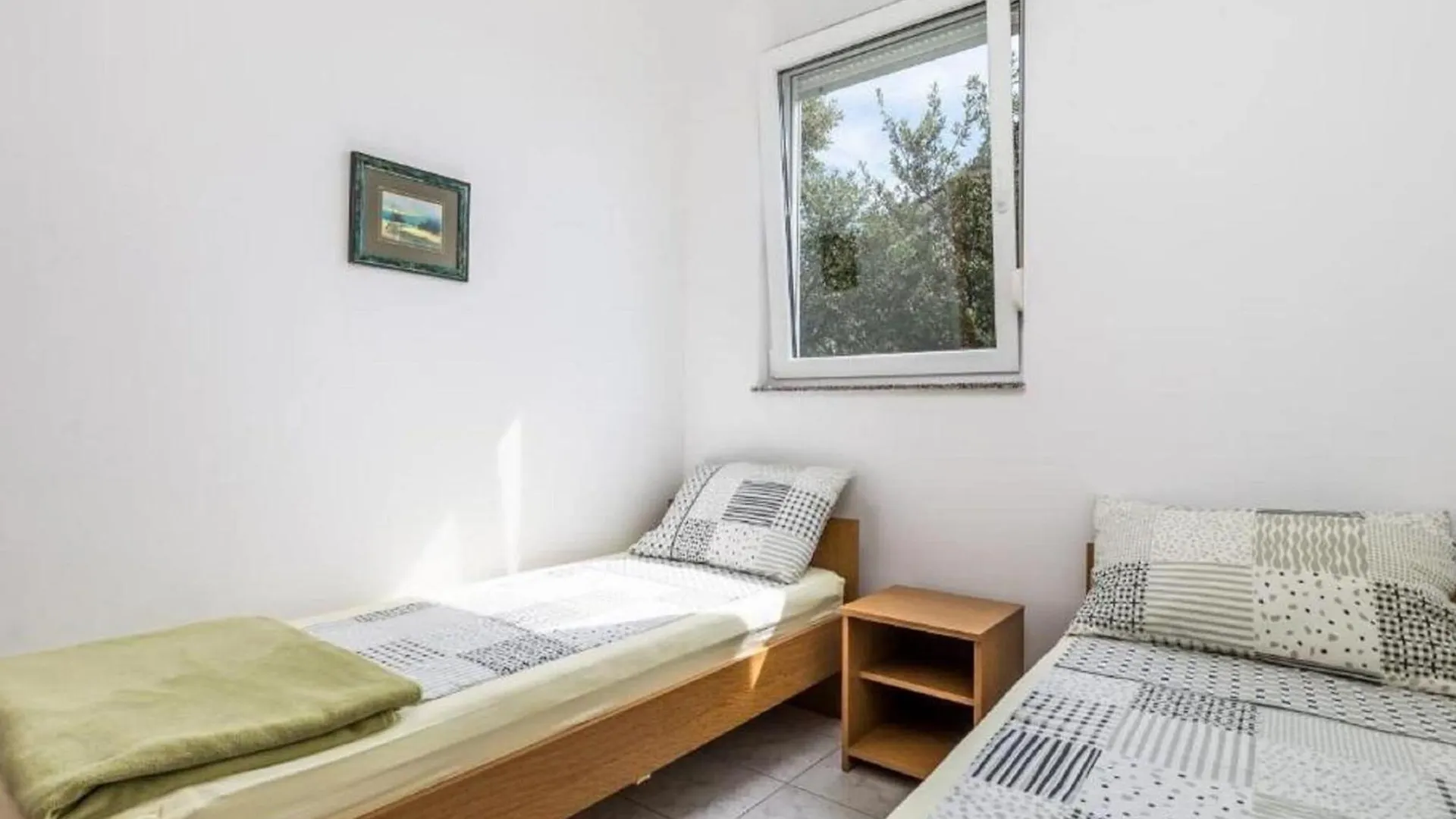 Inviting Apartment Near Mala Mandra Beach Mandre 0*,  Croatia
