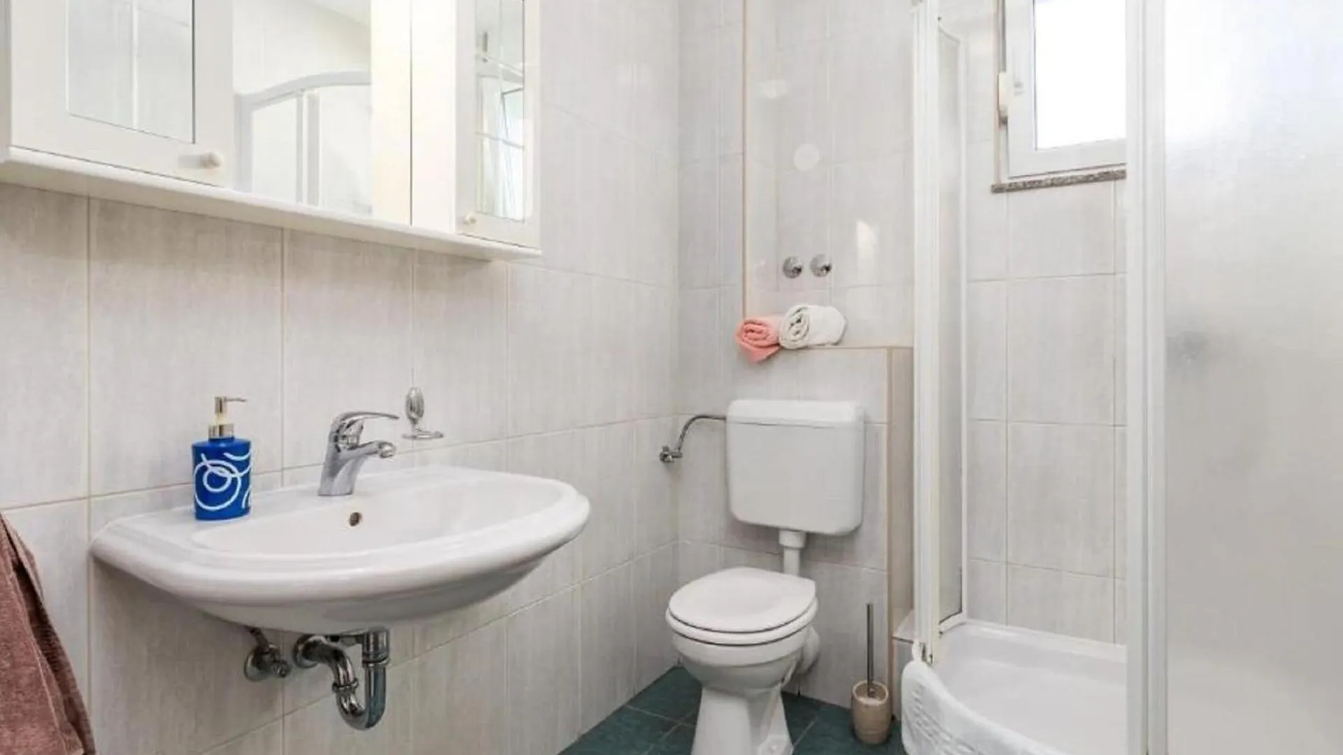 Inviting Apartment Near Mala Mandra Beach Mandre Croatia