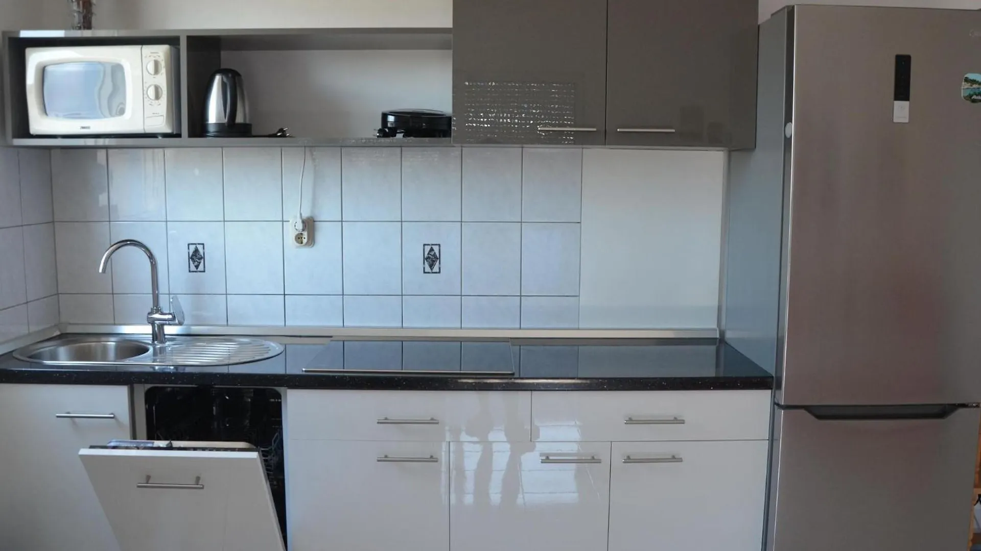 Inviting Apartment Near Mala Mandra Beach Mandre 0*,  Croatia