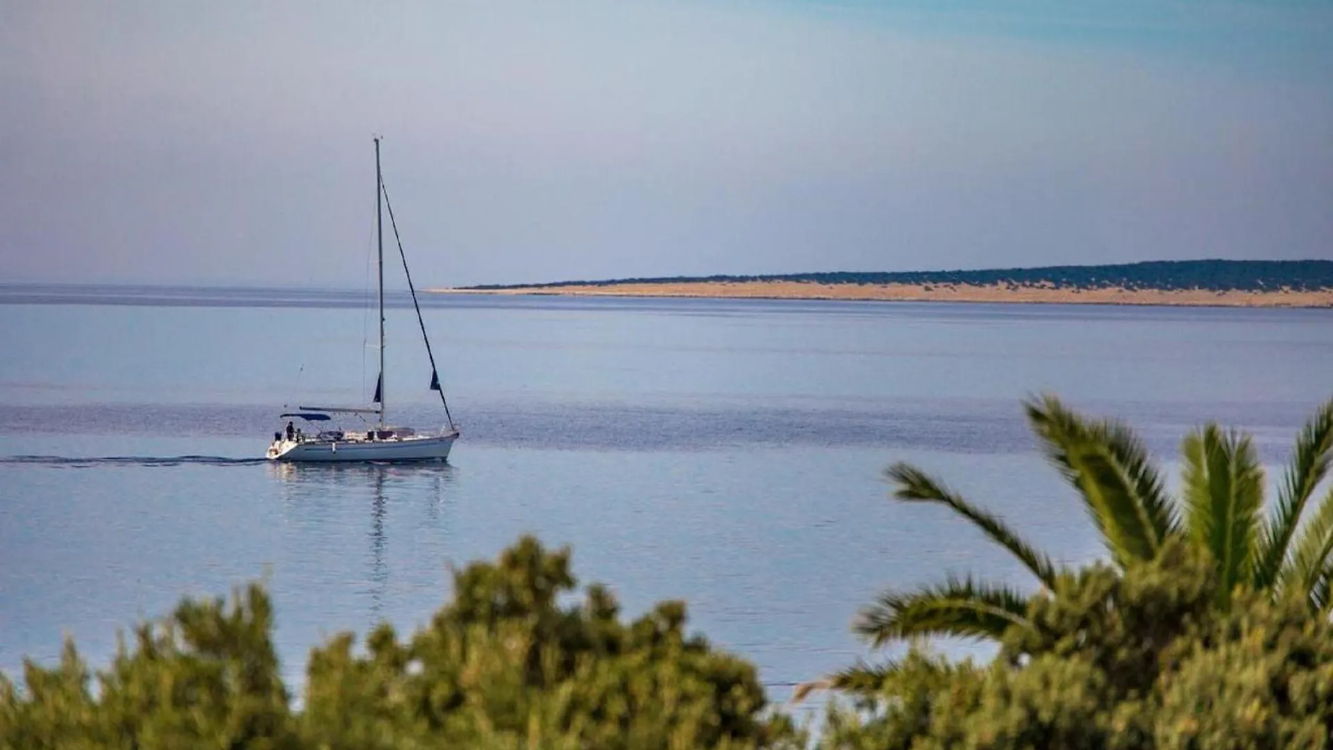 Inviting Apartment Near Mala Mandra Beach Mandre Croatia