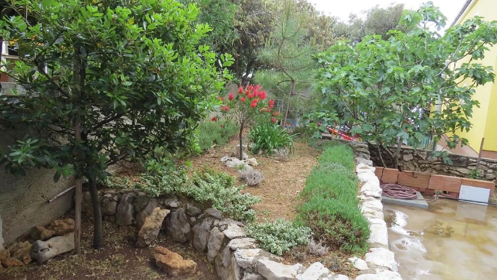 Inviting Apartment Near Mala Mandra Beach Mandre