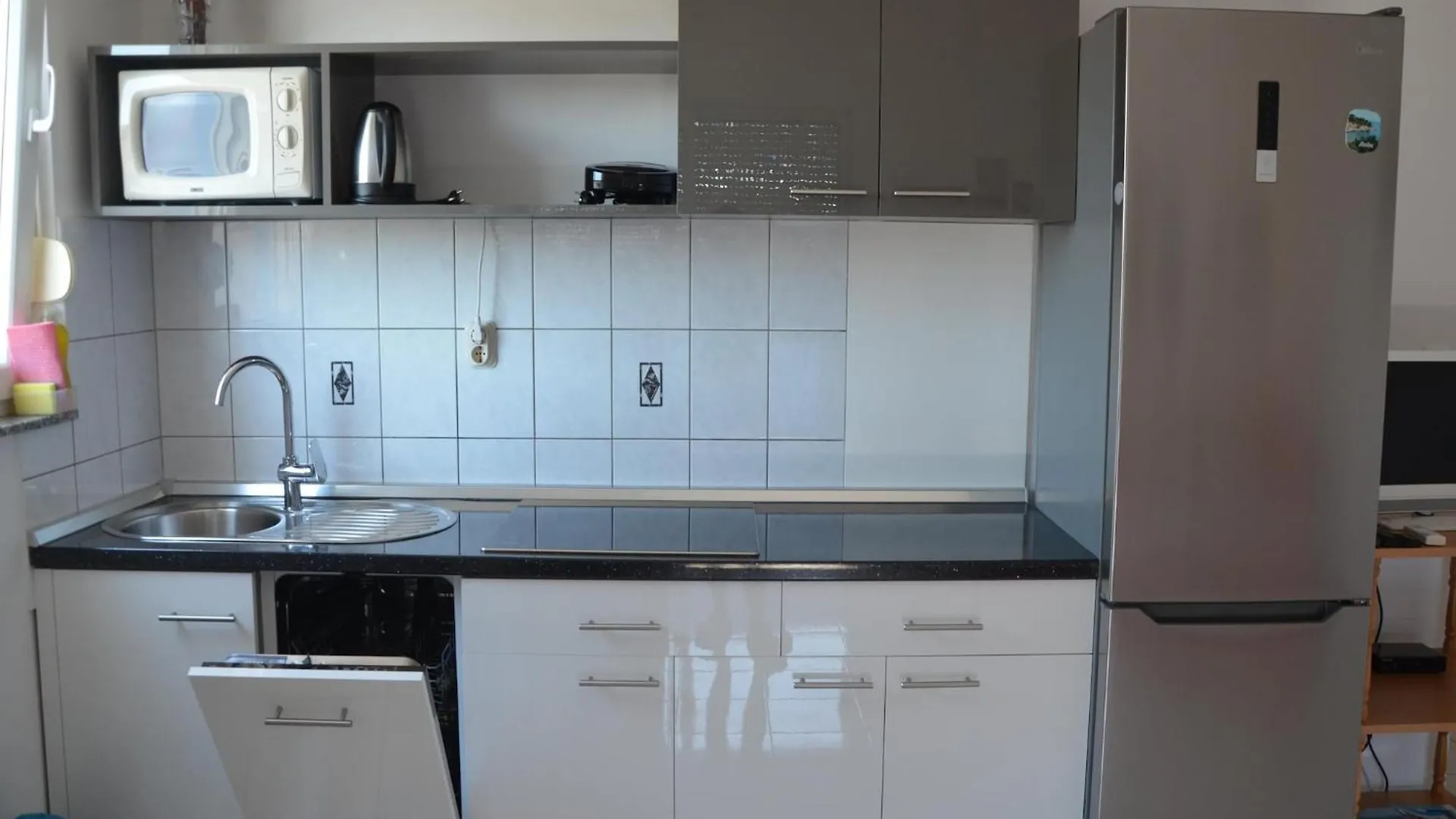 Inviting Apartment Near Mala Mandra Beach Mandre